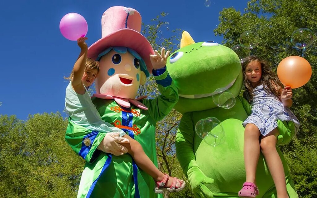 camping bloemenmascotte