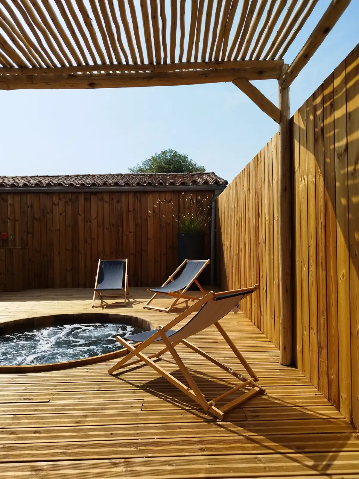 transat jacuzzi camping flotte-en-re